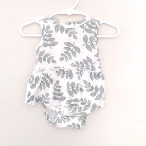 Spearmint Love Onesie Dress >> 3-6 months